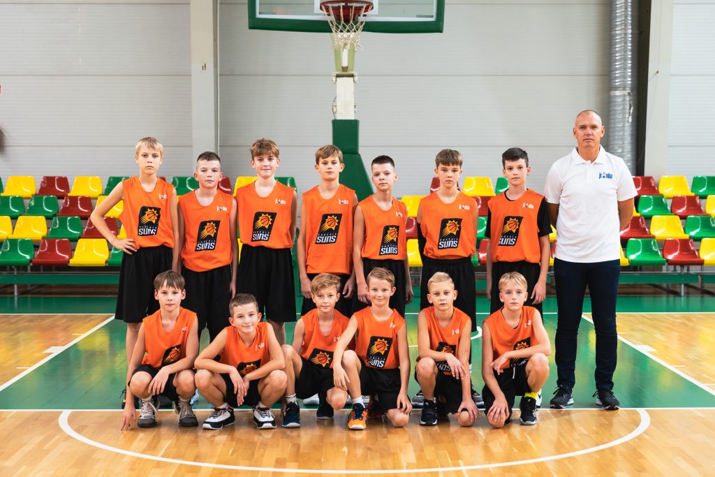 SUNS 221008 - JR.NBA Lietuva (team) (© Eitvydas Kinaitis) 003